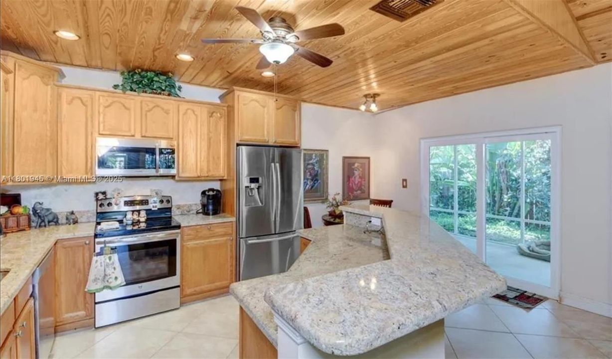 For Sale: $369,900 (4 beds, 2 baths, 1740 Square Feet)