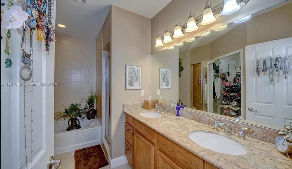 For Sale: $369,900 (4 beds, 2 baths, 1740 Square Feet)