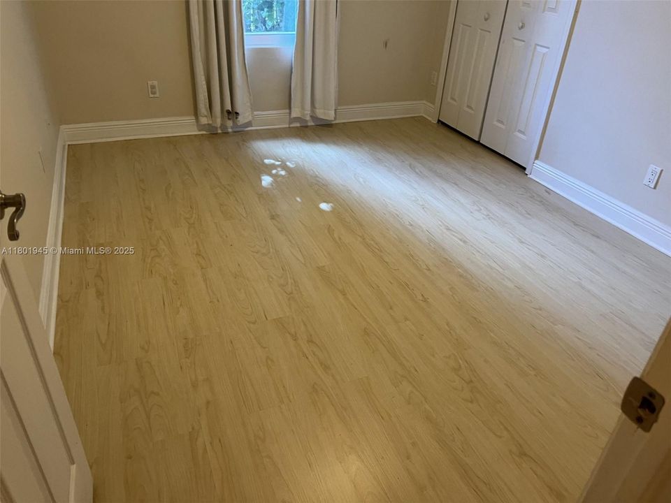 For Sale: $369,900 (4 beds, 2 baths, 1740 Square Feet)