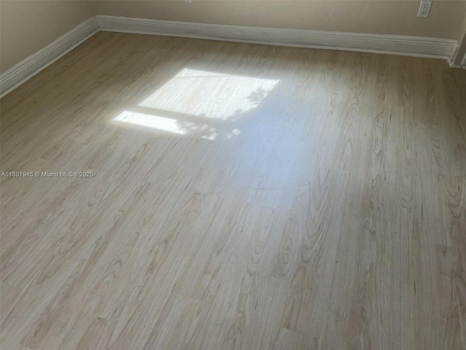 For Sale: $369,900 (4 beds, 2 baths, 1740 Square Feet)