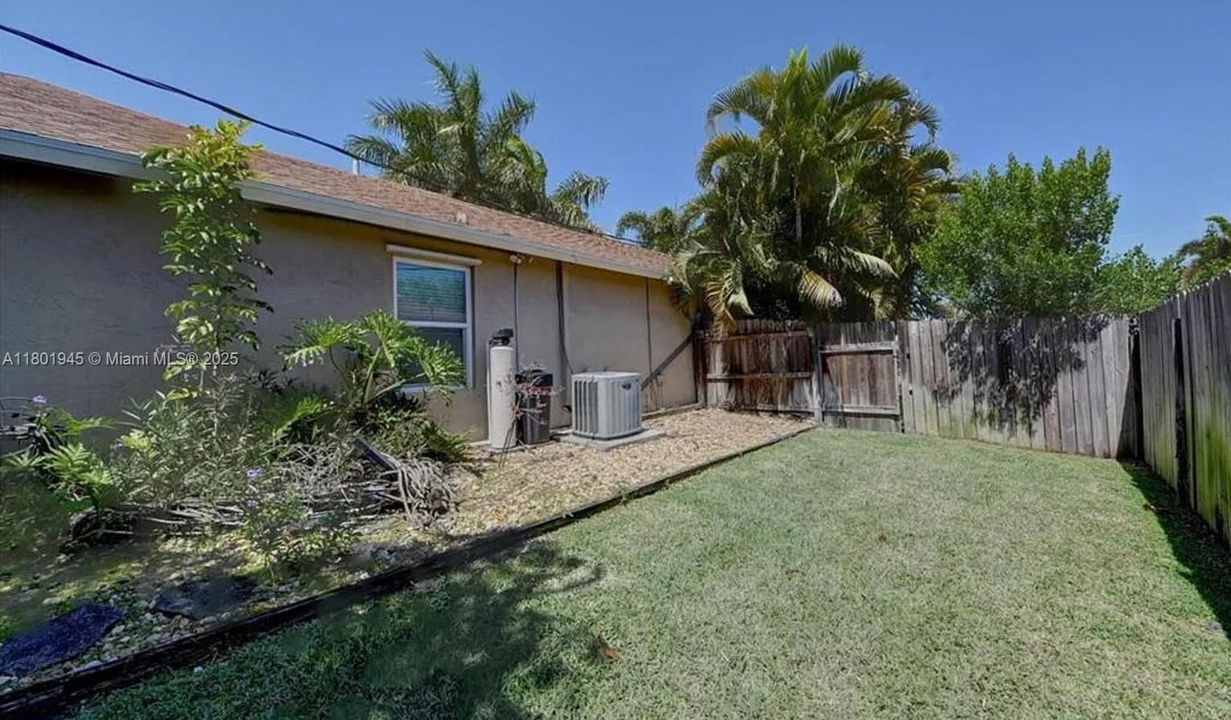 For Sale: $369,900 (4 beds, 2 baths, 1740 Square Feet)