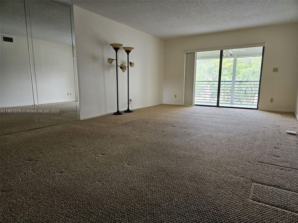 Active With Contract: $95,000 (2 beds, 2 baths, 1270 Square Feet)