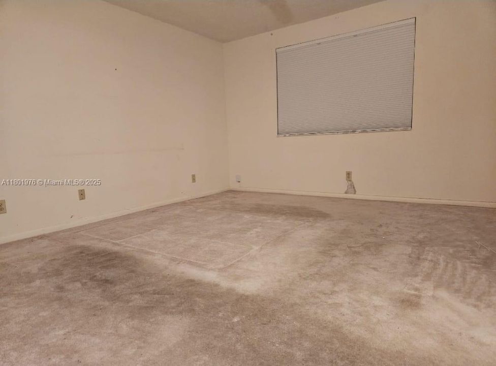 Active With Contract: $95,000 (2 beds, 2 baths, 1270 Square Feet)