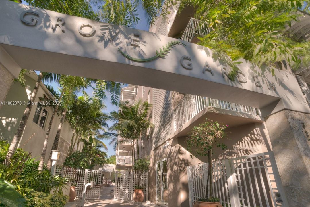 En Venta: $1,000,000 (1 camas, 2 baños, 985 Pies cuadrados)