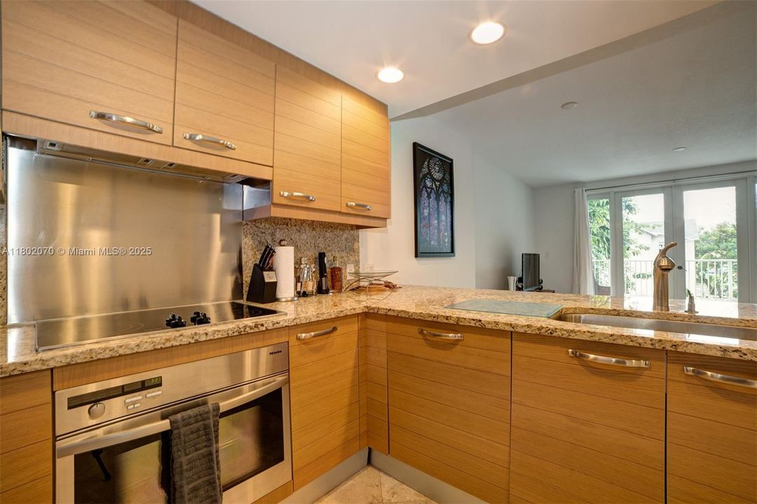 En Venta: $1,000,000 (1 camas, 2 baños, 985 Pies cuadrados)