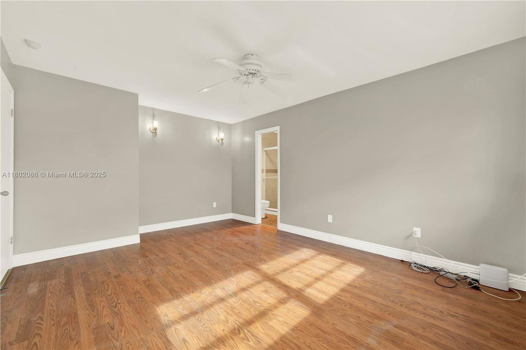 Vendido Recientemente: $490,000 (3 camas, 2 baños, 1808 Pies cuadrados)