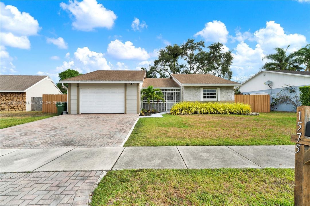 Vendido Recientemente: $490,000 (3 camas, 2 baños, 1808 Pies cuadrados)