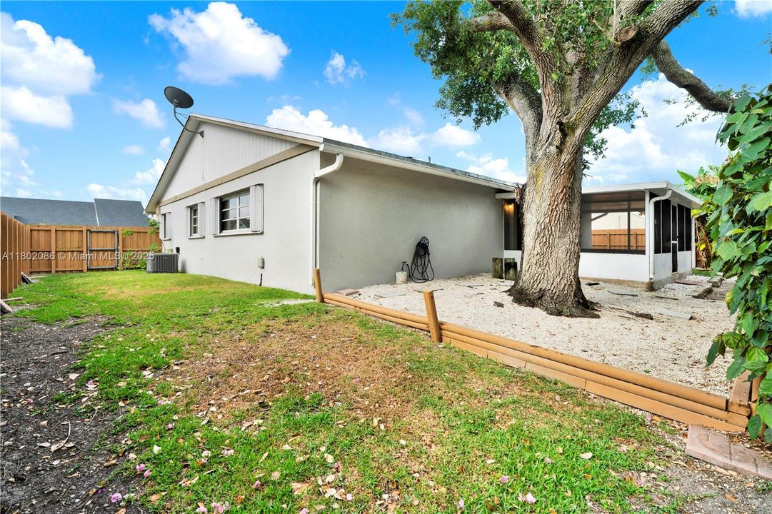 Vendido Recientemente: $490,000 (3 camas, 2 baños, 1808 Pies cuadrados)