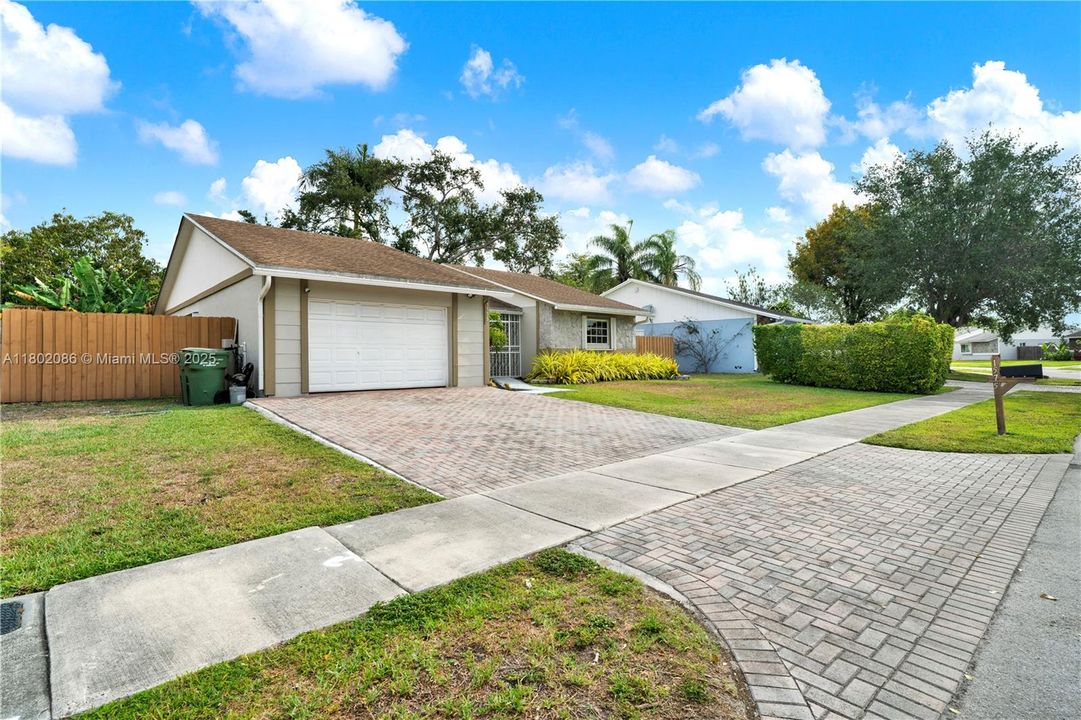 Vendido Recientemente: $490,000 (3 camas, 2 baños, 1808 Pies cuadrados)