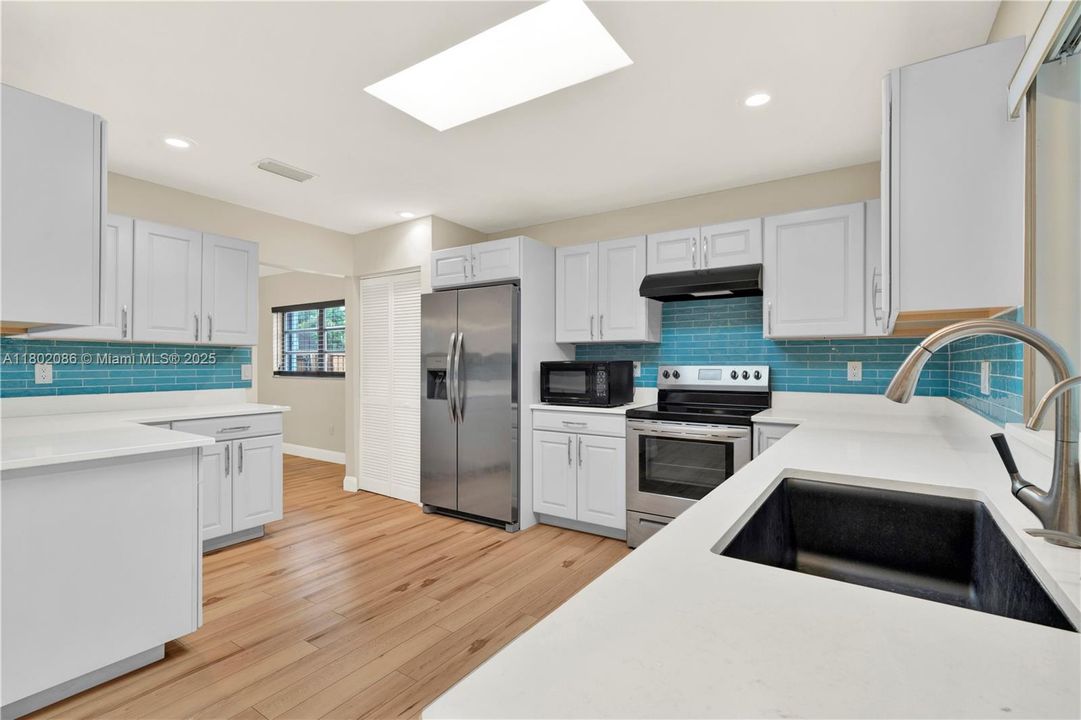 Vendido Recientemente: $490,000 (3 camas, 2 baños, 1808 Pies cuadrados)