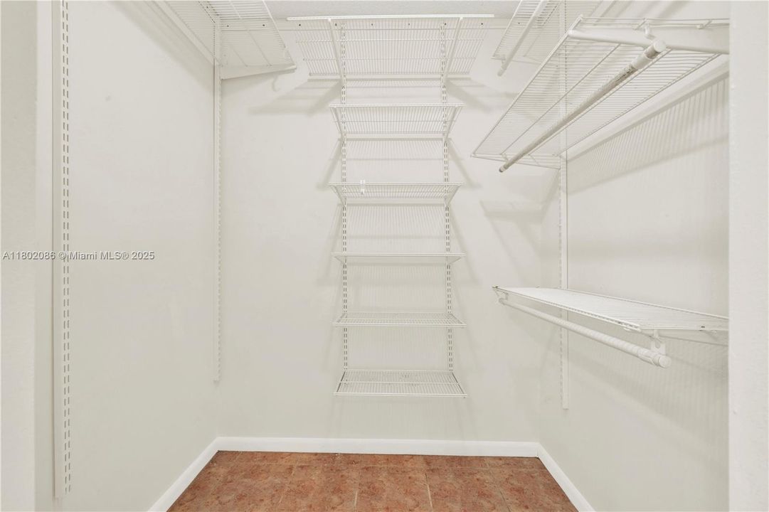 Vendido Recientemente: $490,000 (3 camas, 2 baños, 1808 Pies cuadrados)