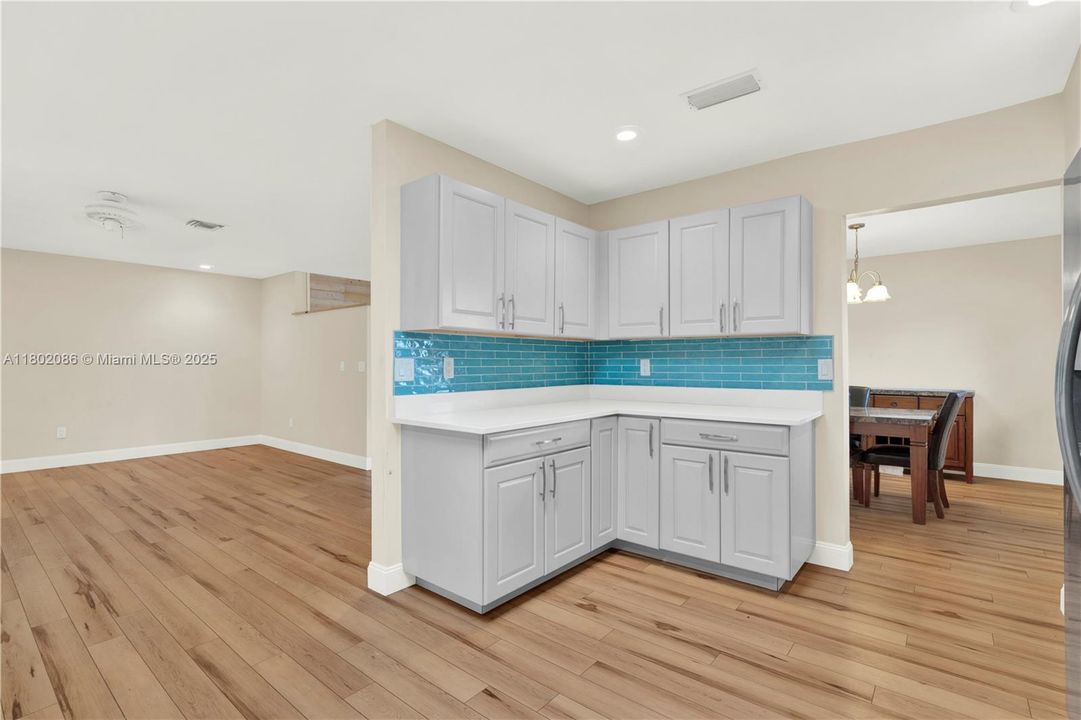 Vendido Recientemente: $490,000 (3 camas, 2 baños, 1808 Pies cuadrados)