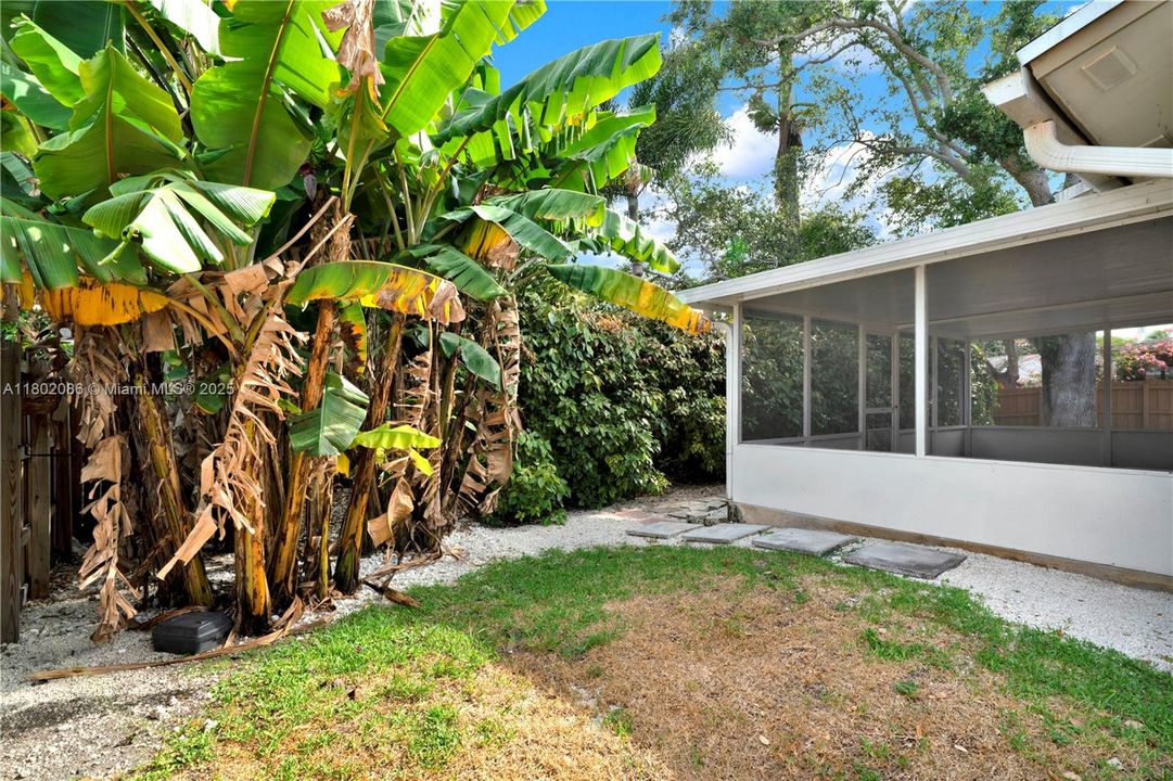 Vendido Recientemente: $490,000 (3 camas, 2 baños, 1808 Pies cuadrados)