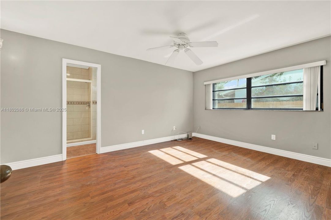 Vendido Recientemente: $490,000 (3 camas, 2 baños, 1808 Pies cuadrados)