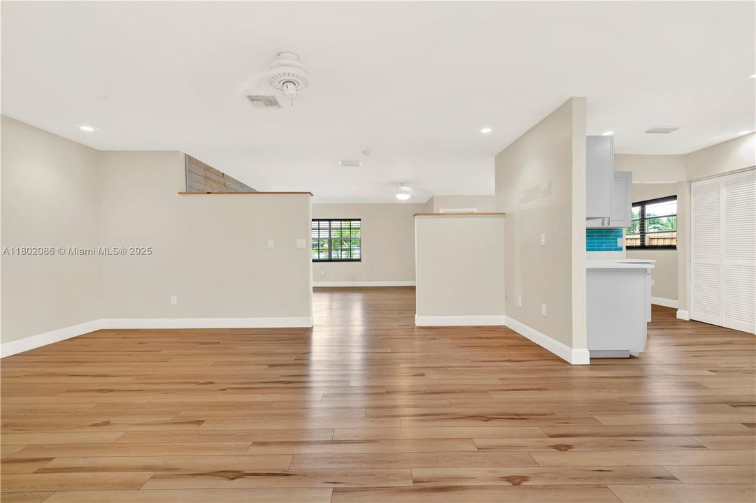 Vendido Recientemente: $490,000 (3 camas, 2 baños, 1808 Pies cuadrados)