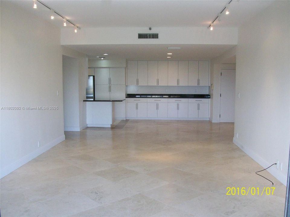 Vendido Recientemente: $2,200,000 (3 camas, 3 baños, 2010 Pies cuadrados)