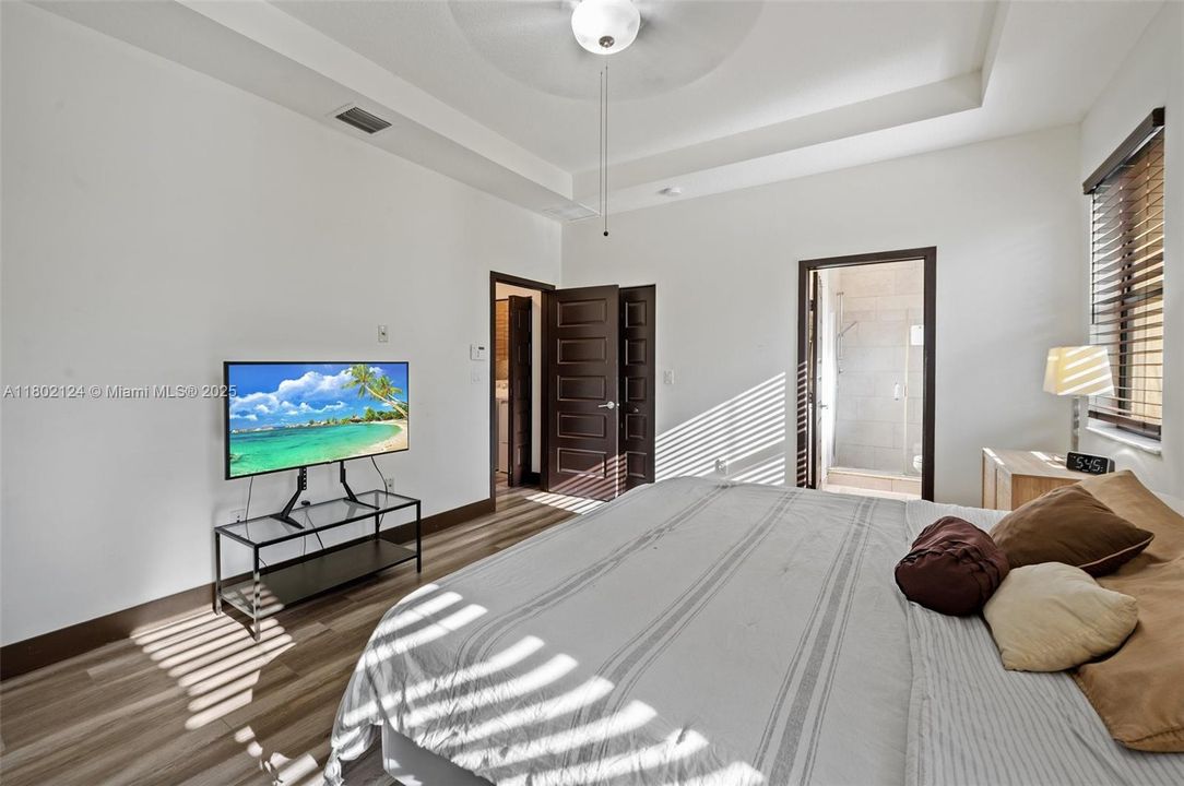 En Venta: $555,000 (3 camas, 2 baños, 1588 Pies cuadrados)