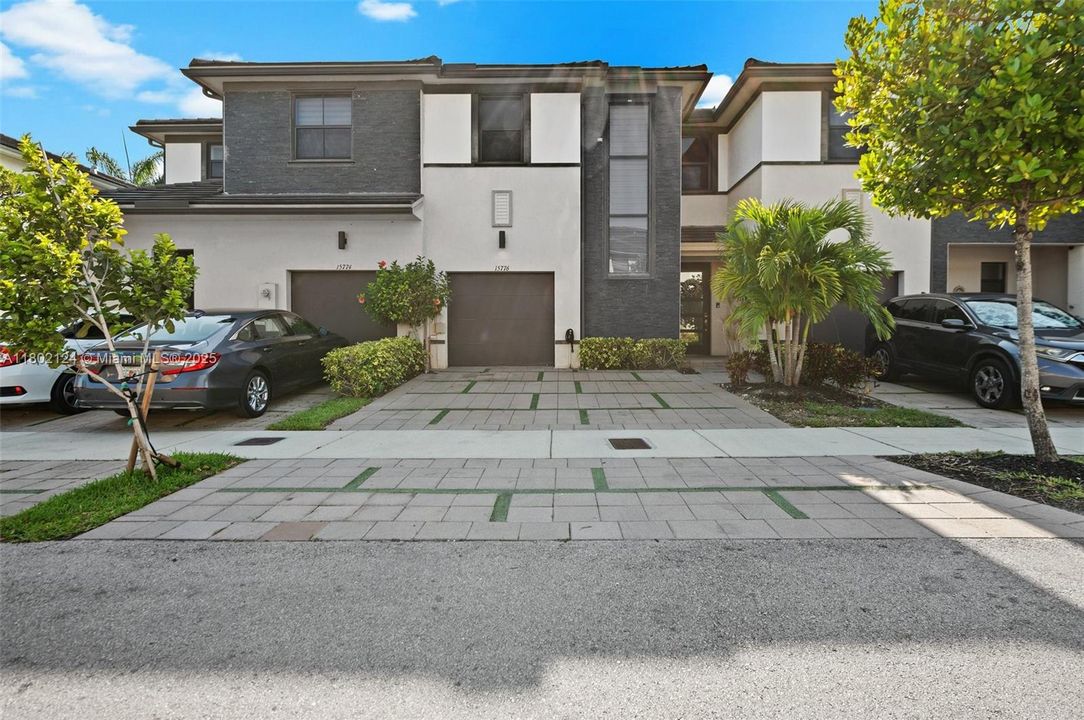 En Venta: $555,000 (3 camas, 2 baños, 1588 Pies cuadrados)