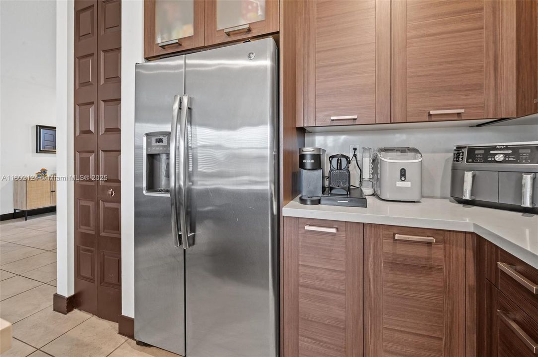 En Venta: $555,000 (3 camas, 2 baños, 1588 Pies cuadrados)