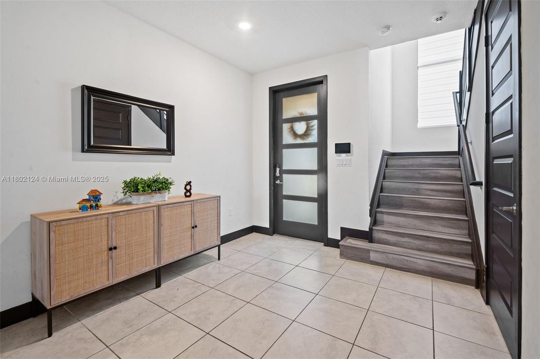 En Venta: $555,000 (3 camas, 2 baños, 1588 Pies cuadrados)