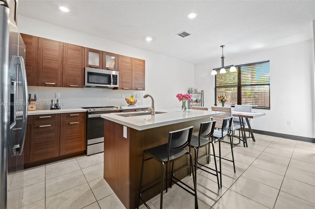 En Venta: $555,000 (3 camas, 2 baños, 1588 Pies cuadrados)