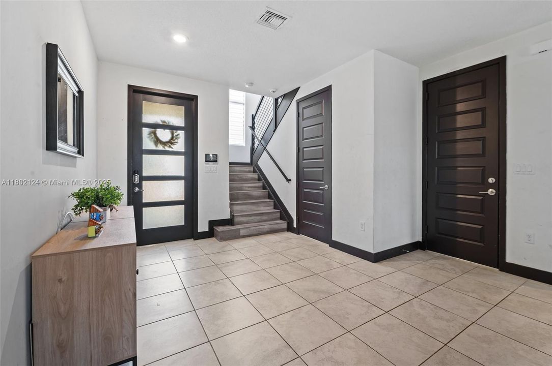 En Venta: $555,000 (3 camas, 2 baños, 1588 Pies cuadrados)