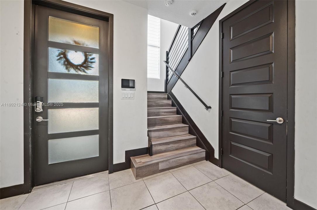 En Venta: $555,000 (3 camas, 2 baños, 1588 Pies cuadrados)