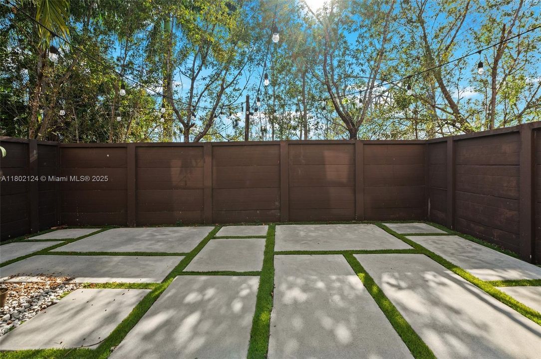 En Venta: $555,000 (3 camas, 2 baños, 1588 Pies cuadrados)