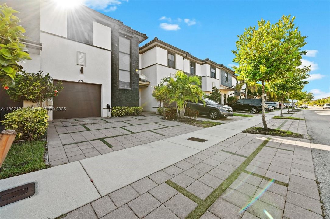 En Venta: $555,000 (3 camas, 2 baños, 1588 Pies cuadrados)