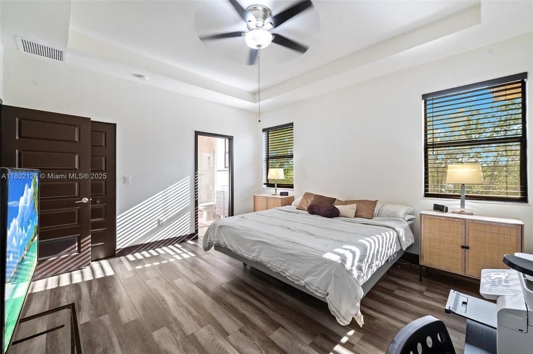 En Venta: $555,000 (3 camas, 2 baños, 1588 Pies cuadrados)