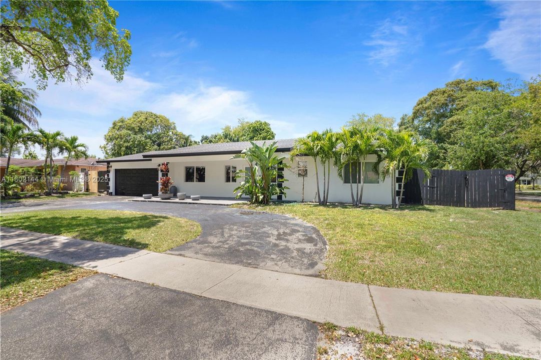 Недавно арендовано: $6,000 (5 спален, 3 ванн, 3199 Квадратных фут)