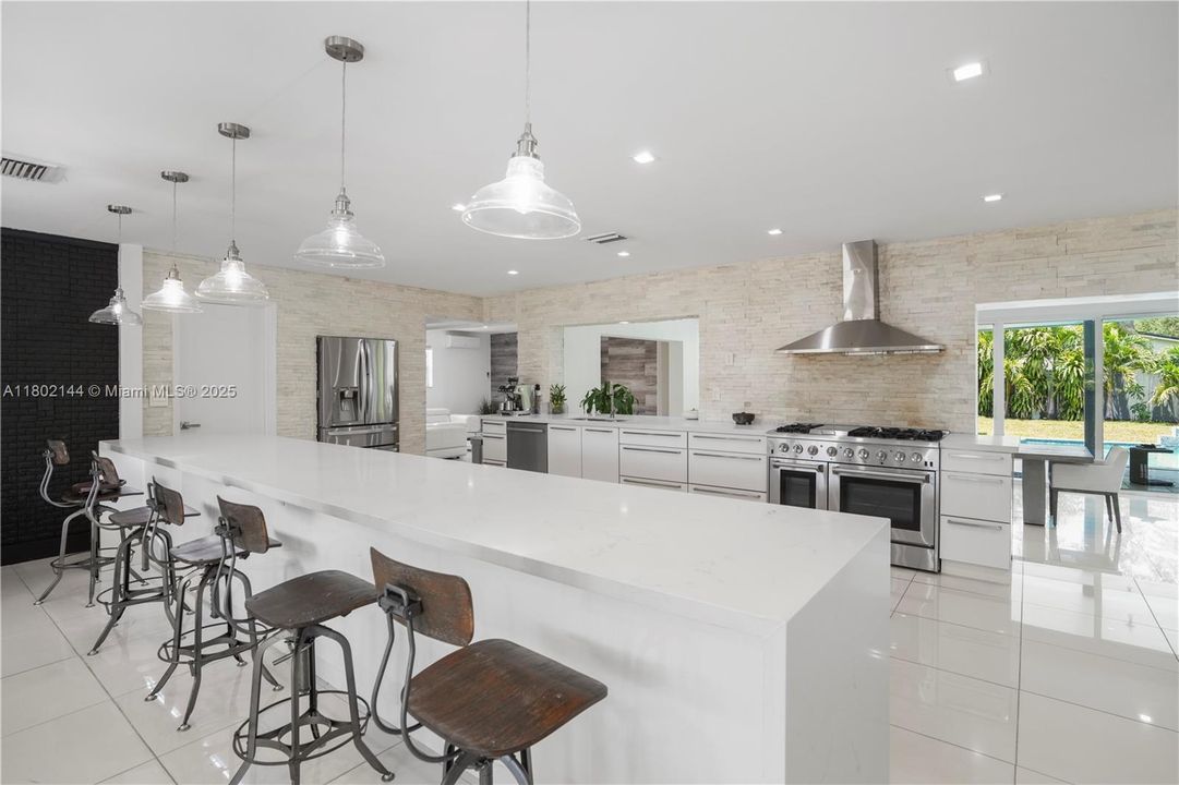 Недавно арендовано: $6,000 (5 спален, 3 ванн, 3199 Квадратных фут)