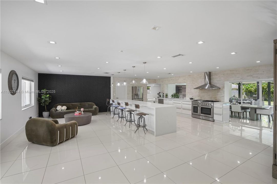 Недавно арендовано: $6,000 (5 спален, 3 ванн, 3199 Квадратных фут)