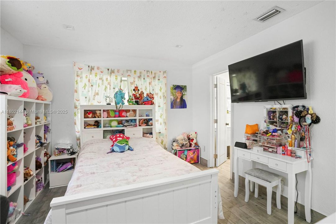 Недавно арендовано: $6,000 (5 спален, 3 ванн, 3199 Квадратных фут)