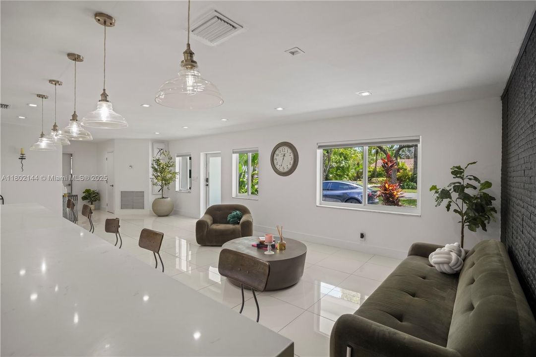 Недавно арендовано: $6,000 (5 спален, 3 ванн, 3199 Квадратных фут)