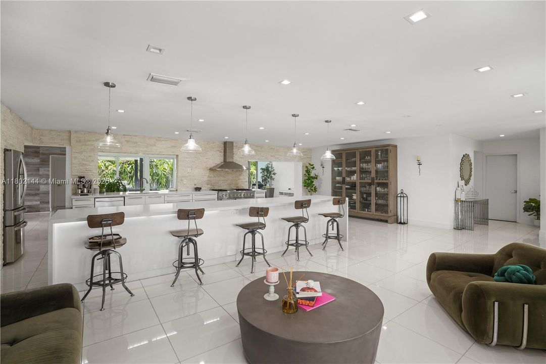 Недавно арендовано: $6,000 (5 спален, 3 ванн, 3199 Квадратных фут)