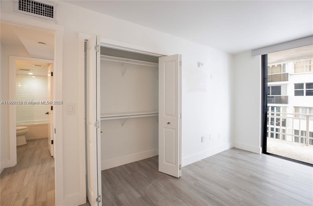 For Sale: $1,100,000 (2 beds, 2 baths, 1415 Square Feet)