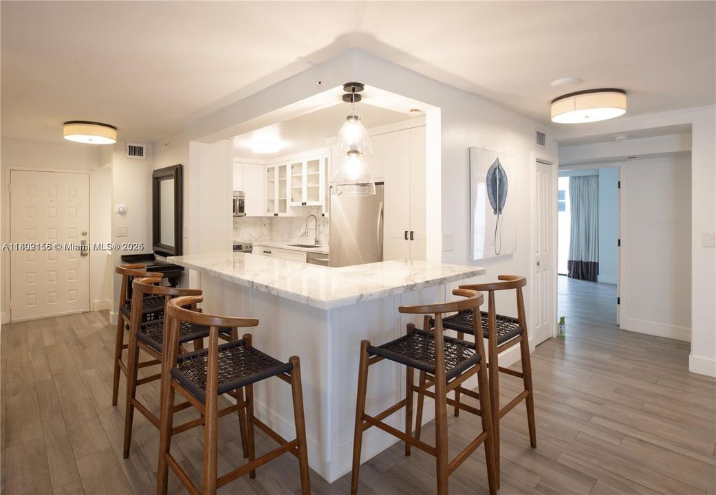 For Sale: $1,100,000 (2 beds, 2 baths, 1415 Square Feet)