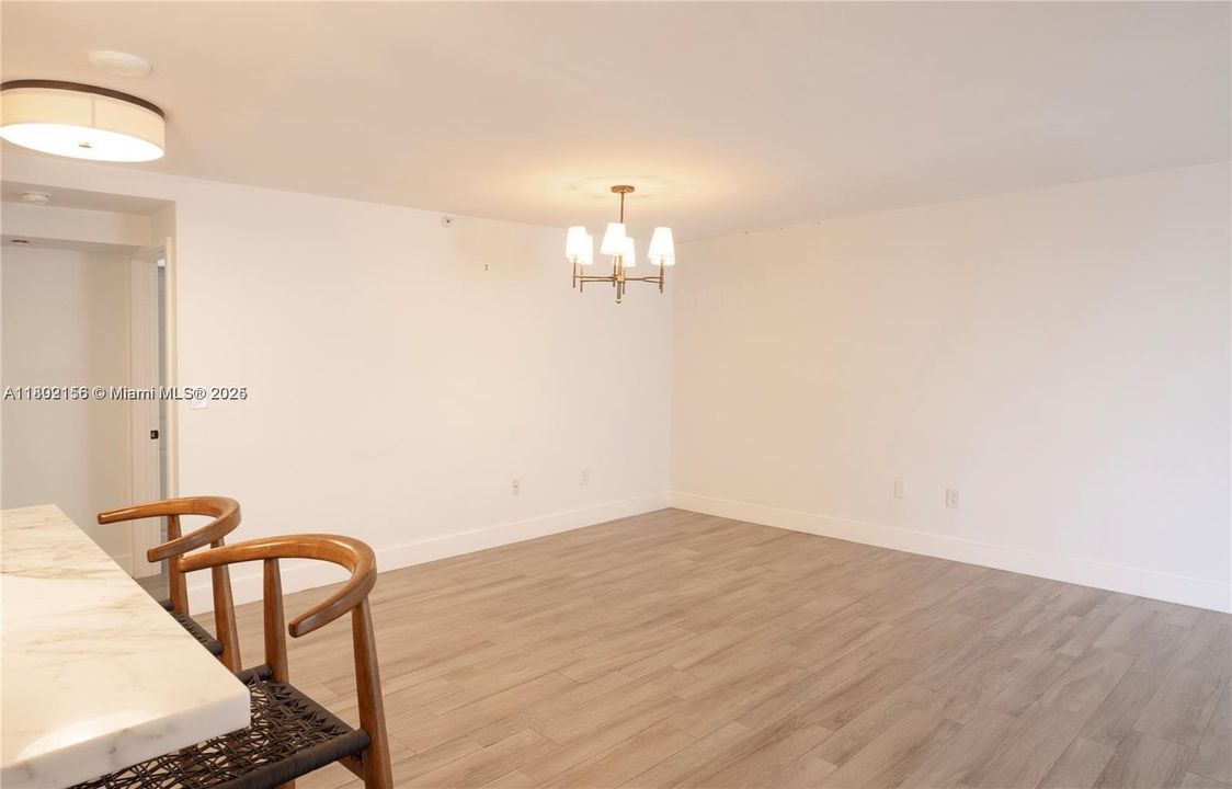 For Sale: $1,100,000 (2 beds, 2 baths, 1415 Square Feet)