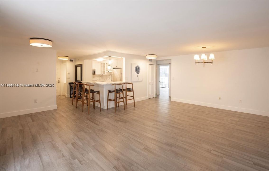 For Sale: $1,100,000 (2 beds, 2 baths, 1415 Square Feet)