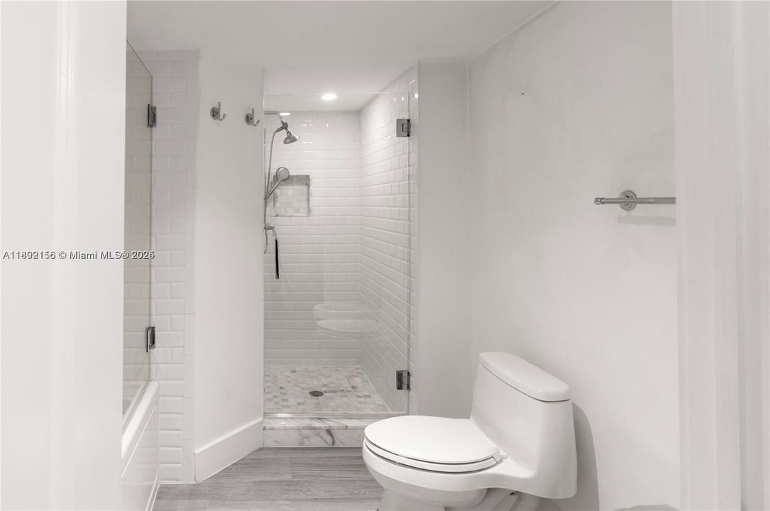 For Sale: $1,100,000 (2 beds, 2 baths, 1415 Square Feet)