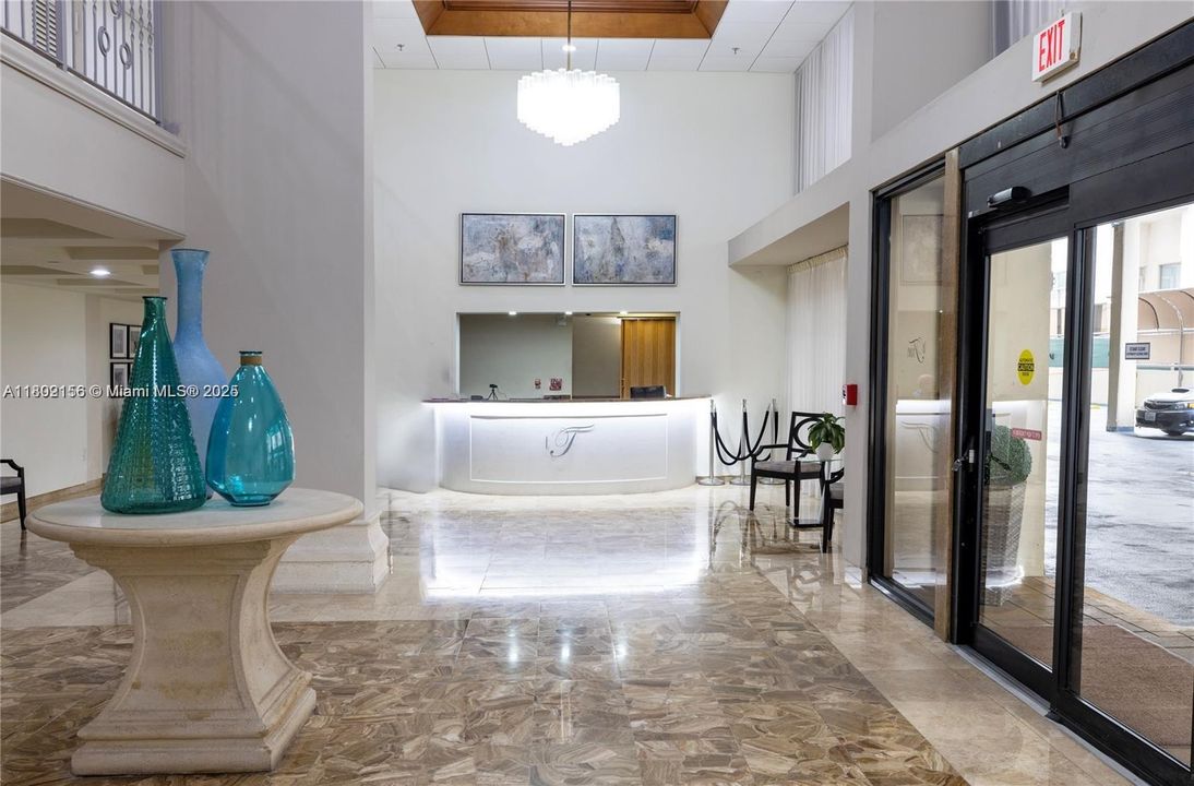 For Sale: $1,100,000 (2 beds, 2 baths, 1415 Square Feet)