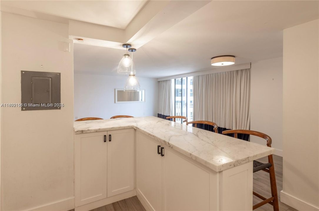 For Sale: $1,100,000 (2 beds, 2 baths, 1415 Square Feet)