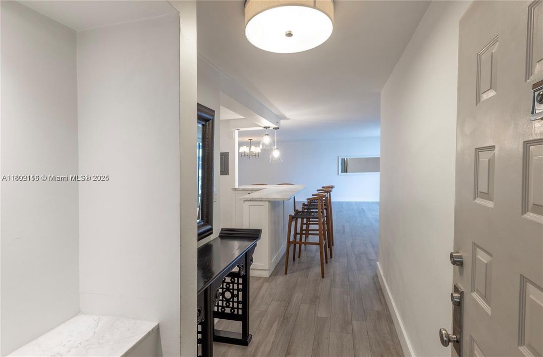 For Sale: $1,100,000 (2 beds, 2 baths, 1415 Square Feet)