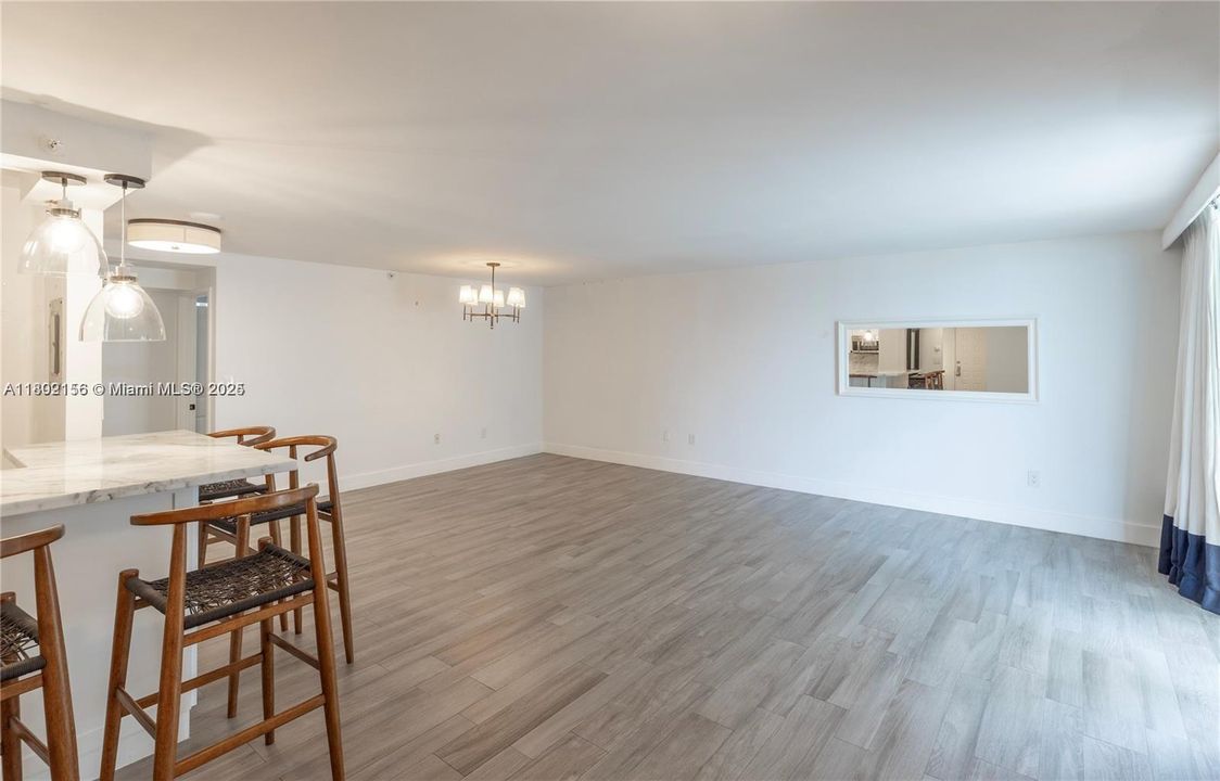 For Sale: $1,100,000 (2 beds, 2 baths, 1415 Square Feet)