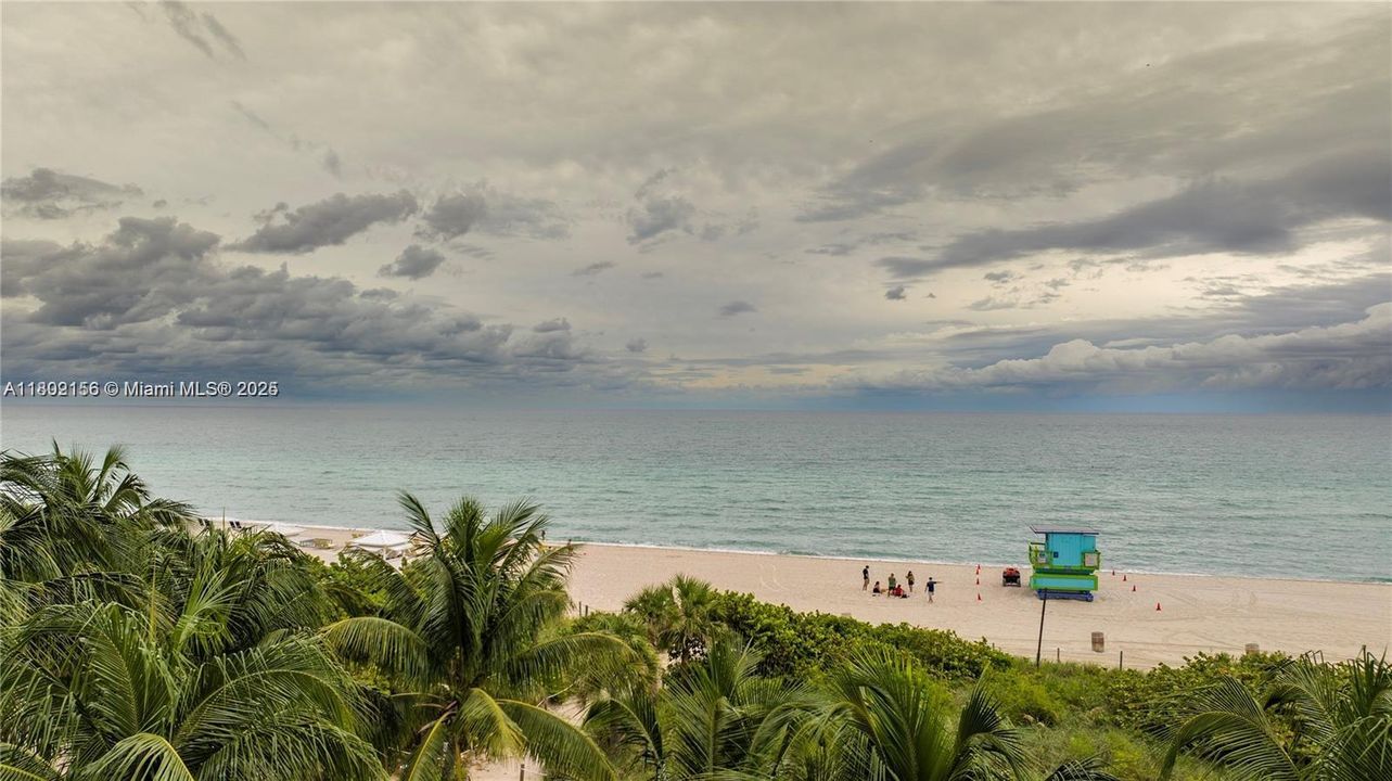 For Sale: $1,100,000 (2 beds, 2 baths, 1415 Square Feet)