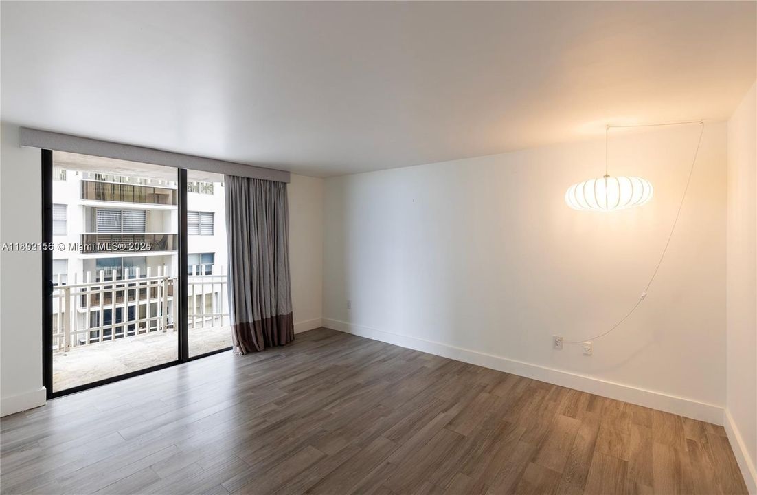 For Sale: $1,100,000 (2 beds, 2 baths, 1415 Square Feet)