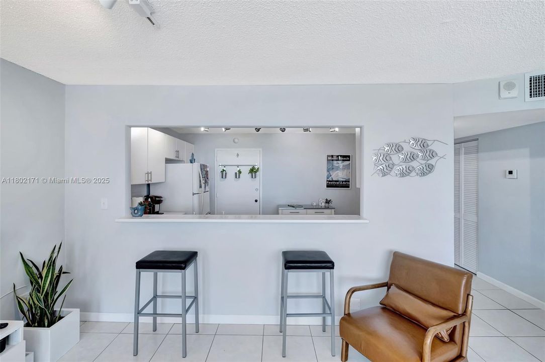 En Venta: $585,000 (1 camas, 2 baños, 912 Pies cuadrados)