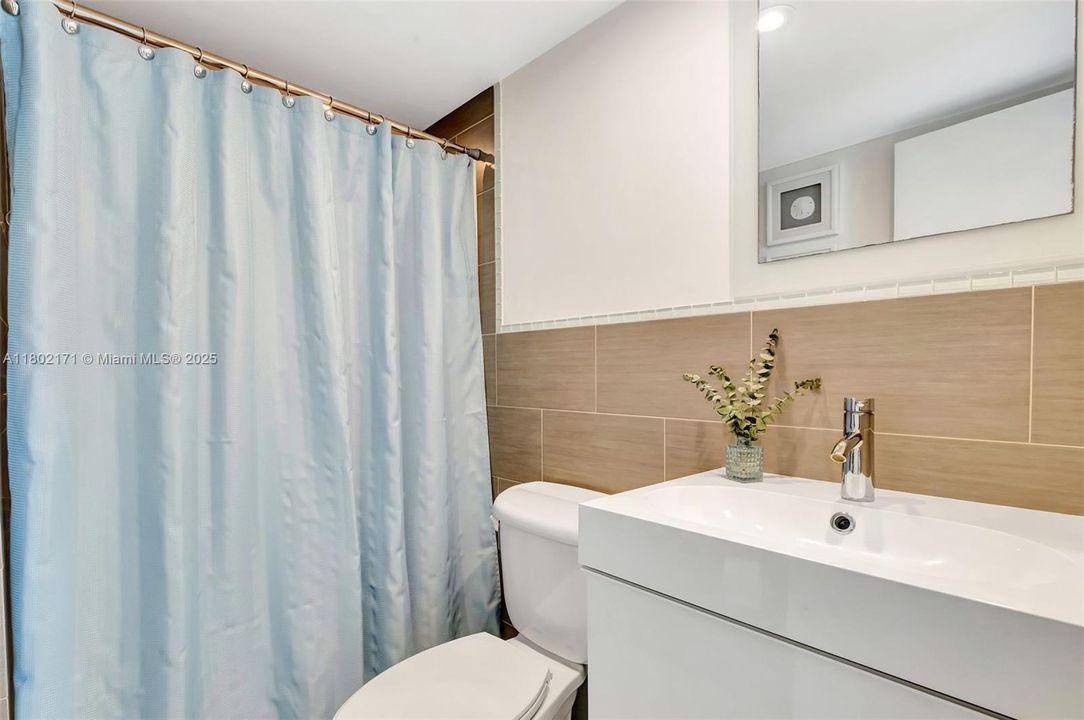 En Venta: $585,000 (1 camas, 2 baños, 912 Pies cuadrados)