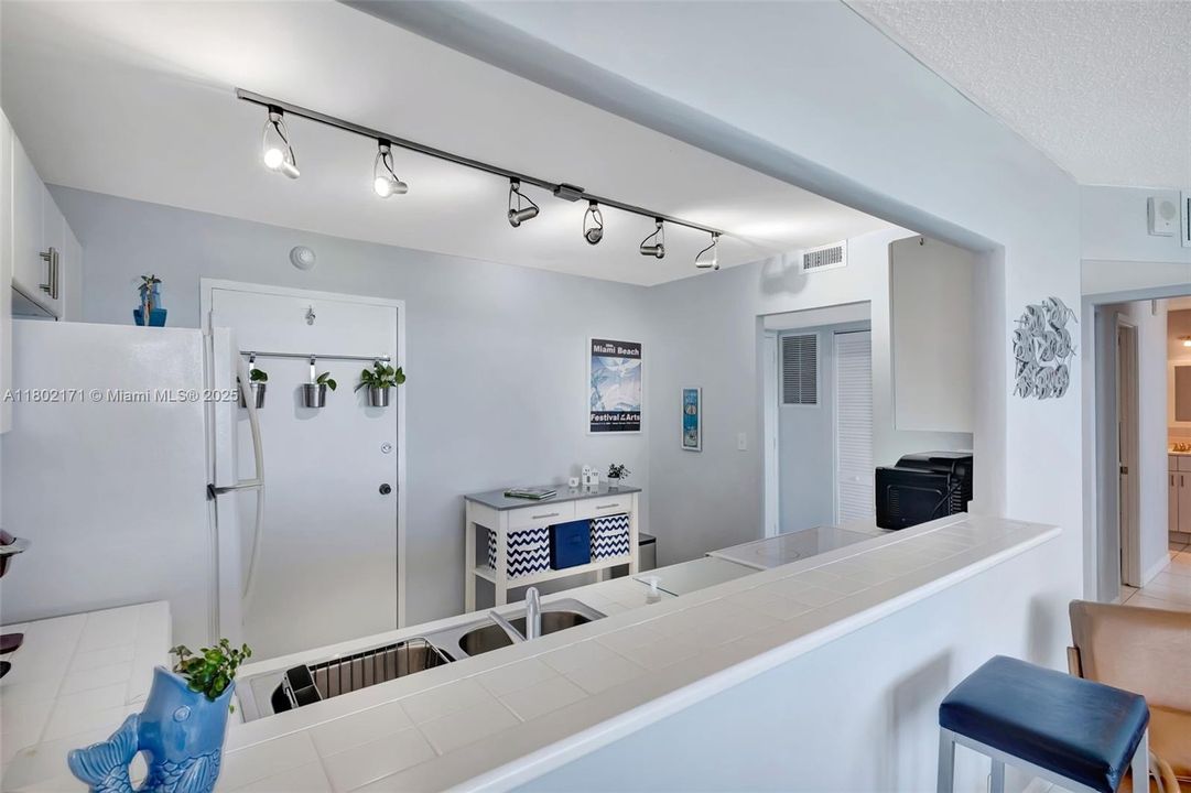 En Venta: $585,000 (1 camas, 2 baños, 912 Pies cuadrados)
